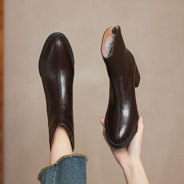 Handcrafted Leather Women's Shoes: Elegance Redefined.(Easn20182275)