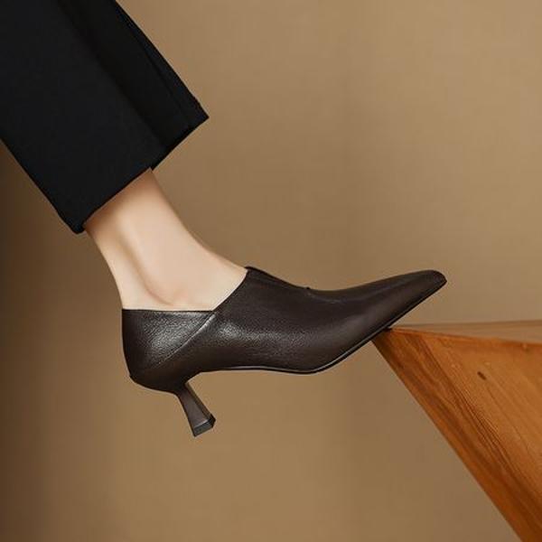 Handcrafted Leather Women’s Shoes: Luxurious Elegance and Superior Quality.(Easn20182331)