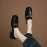 Elegance in Handcrafted Genuine Leather Women's Footwear(Easn20182358)