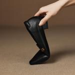 Handcrafted Luxury Leather Women's Shoes: A Fusion of Elegance and Quality(Easn20182773)