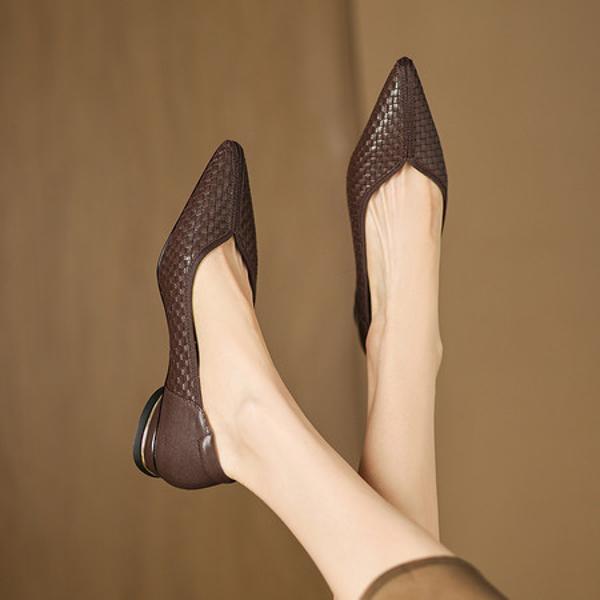 Elegant Handcrafted Leather Shoes: Luxurious Quality and Craftsmanship(Easn20182813)