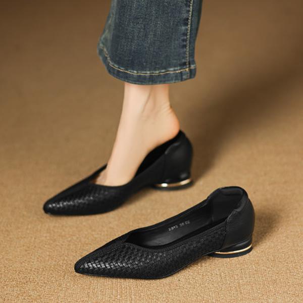 Elegant Handcrafted Leather Shoes: Luxurious Quality and Craftsmanship(Easn20182813)