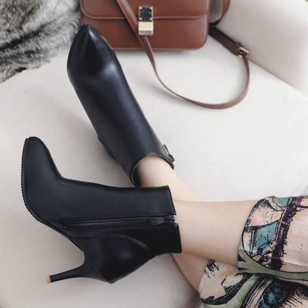 Exquisite Handcrafted Leather Women’s Shoes for Elegant Sophistication(EbukaA67)