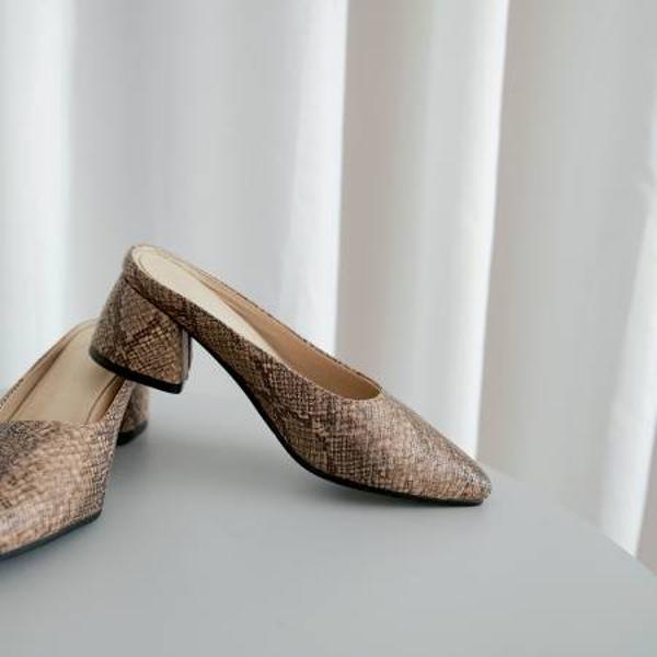 Luxury Handcrafted Leather Women’s Shoes with Timeless Elegance(Ebuka20-17)