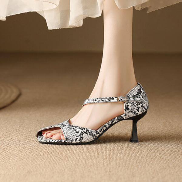 Handcrafted Luxury Leather Women’s Shoes: Timeless Elegance(Ebuka45680)