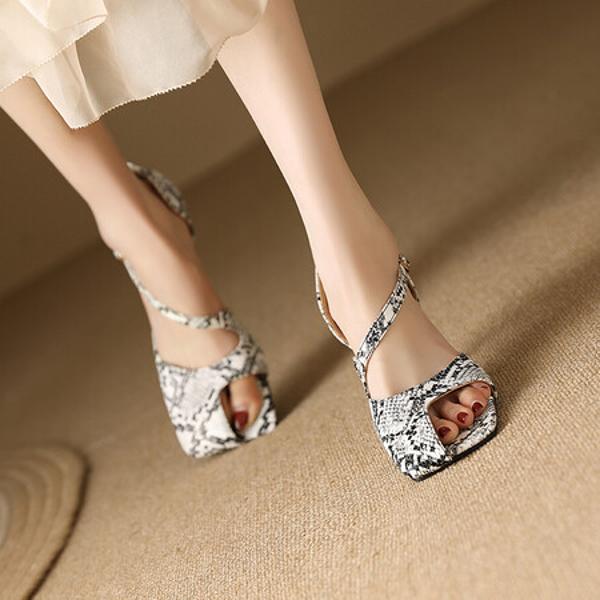 Handcrafted Luxury Leather Women’s Shoes: Timeless Elegance(Ebuka45680)