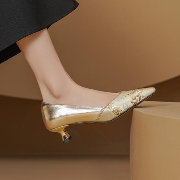 Luxury Handmade Leather Women's Shoes: Craftsmanship, Elegance, and Quality(Echengdu1月-09)