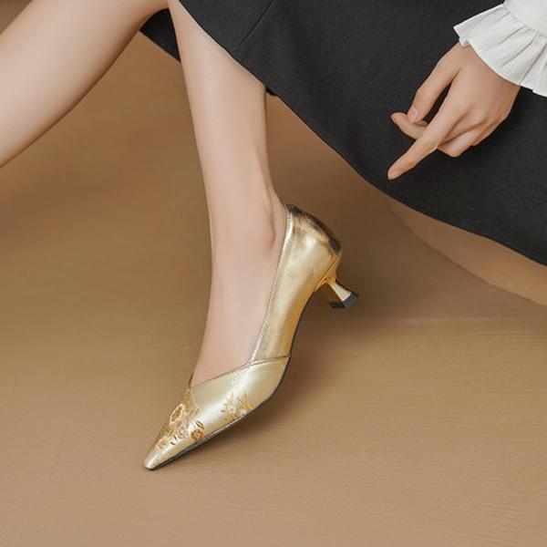 Luxury Handmade Leather Women's Shoes: Craftsmanship, Elegance, and Quality(Echengdu1月-09)