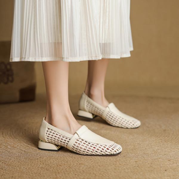 Elegant Handcrafted Leather Women’s Shoes of Superior Quality(EcqiH-7312)