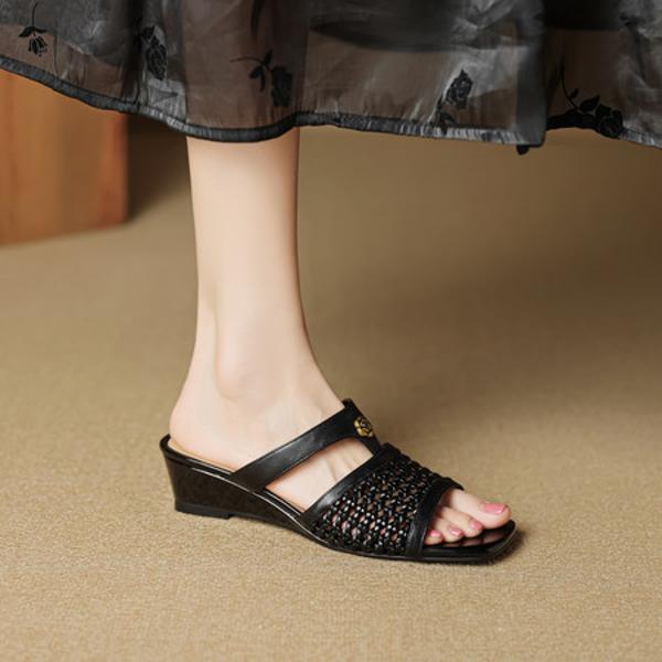 Elegant Handcrafted Leather Women's Shoes - Luxurious Quality and Craftsmanship(EcqiH-7880)