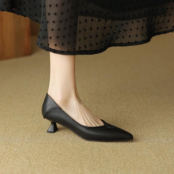 Exquisite Handcrafted Leather Women's Shoes: A Touch of Luxury and Elegance(EcqiH-8110)