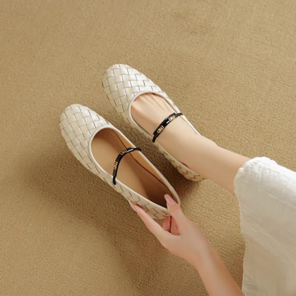 Handcrafted Leather Women's Shoes: A Touch of Luxury and Elegance(EcqiHC-8190)