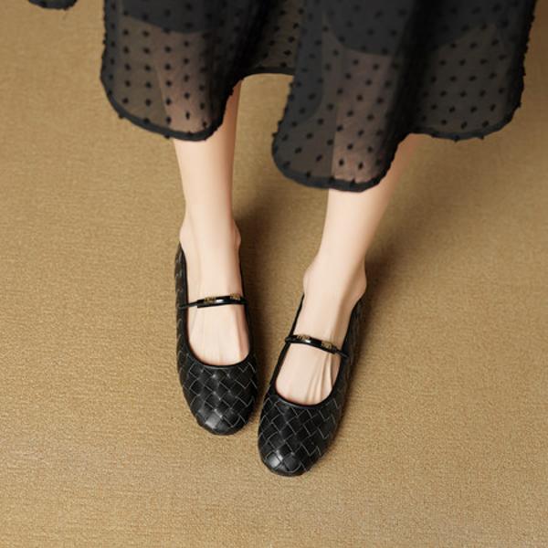 Handcrafted Leather Women's Shoes: A Touch of Luxury and Elegance(EcqiHC-8190)