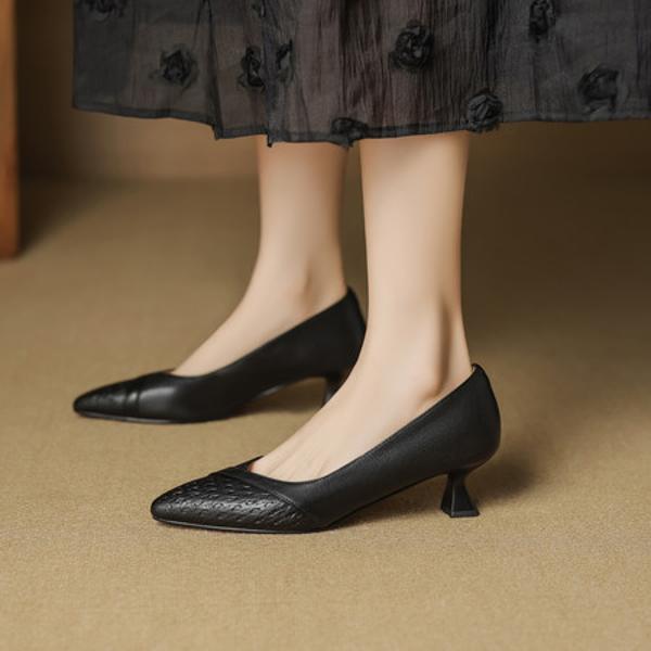 Exquisite Handcrafted Leather Women’s Shoes for Elegant Luxury(EcqiH-8205)
