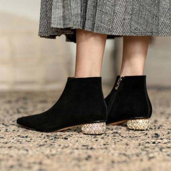 Handcrafted Leather Women's Shoes: A Fusion of Elegance and Luxury.(Edfmr5055)