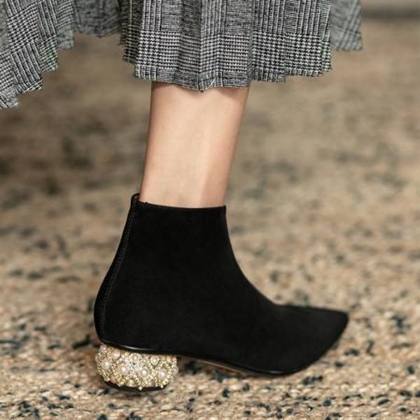 Handcrafted Leather Women's Shoes: A Fusion of Elegance and Luxury.(Edfmr5055)