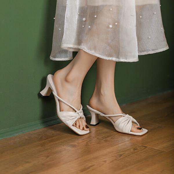 Exquisite Handcrafted Leather Women's Shoes: Luxurious Quality and Elegant Design(Edfmr5577)