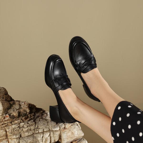 Exquisite Handcrafted Leather Women's Shoes: A Statement of Luxury and Elegance(Edfmr8118)