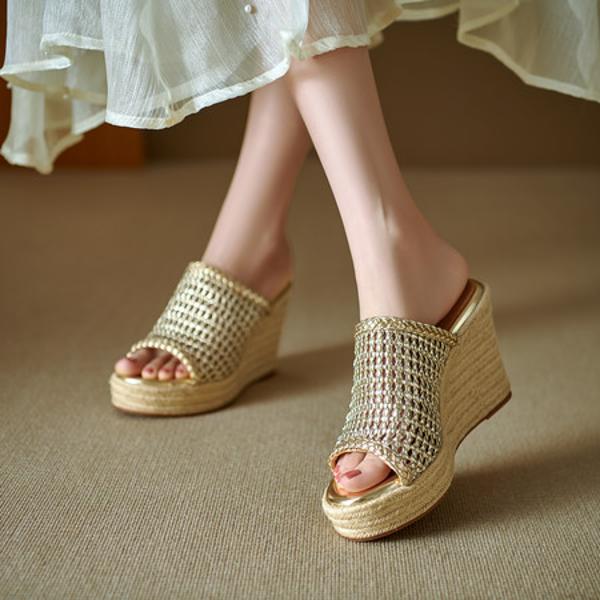 Elegant Handcrafted Leather Women's Shoes: Luxury Craftsmanship.(EdlnxC-12)