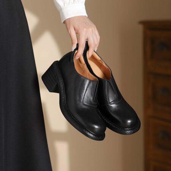 Exquisite Handcrafted Leather Shoes: A Touch of Elegant Luxury(Egupai8882982)