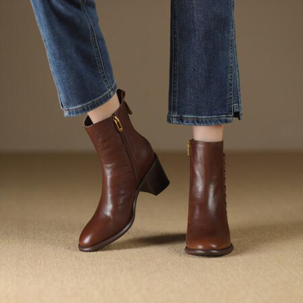 Elegance Redefined: Handcrafted Leather Women's Footwear(Etrj220A3690-1)